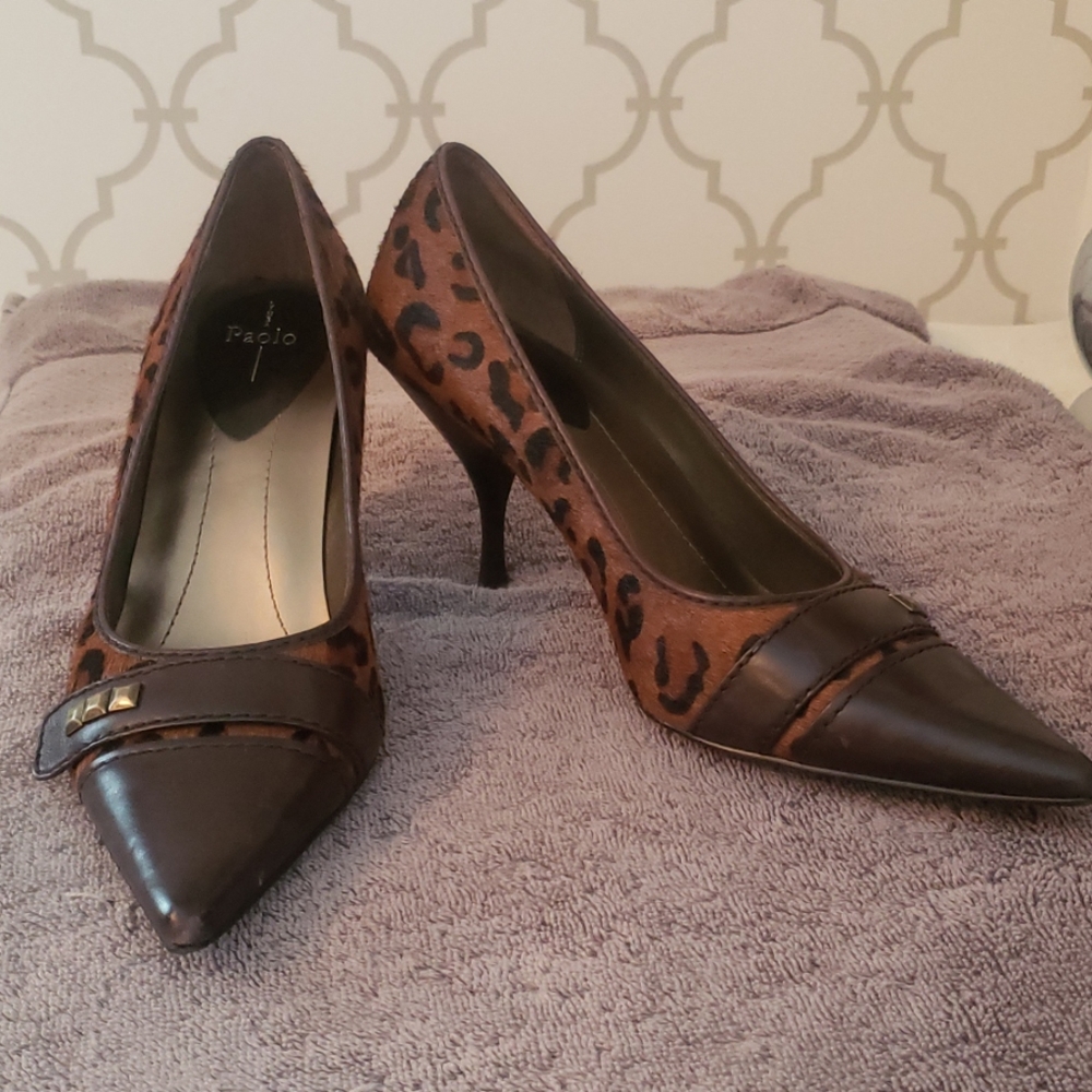 Shoes - Picture 2 of 4